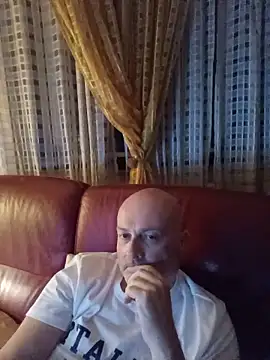 Alexis Bull online show from 05-26-26, 10:41