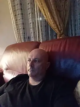 Snapshot of Alexis_Bull chatting on 06-16-26, 10:43 Alexis Bull online show from 06-16-26, 10:43