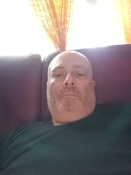 Snapshot of Alexis_Bull chatting on 06-14-26, 02:40 Alexis Bull online show from 06-14-26, 02:40