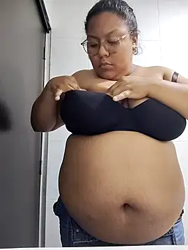 Snapshot of sheila_ro chatting on 11-26-25, 04:45 sheila ro online show from 11-26-25, 04:45