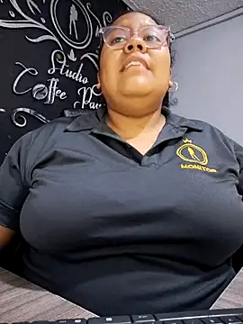 Snapshot of sheila_ro chatting on 02-14-26, 10:10 sheila ro online show from 02-14-26, 10:10