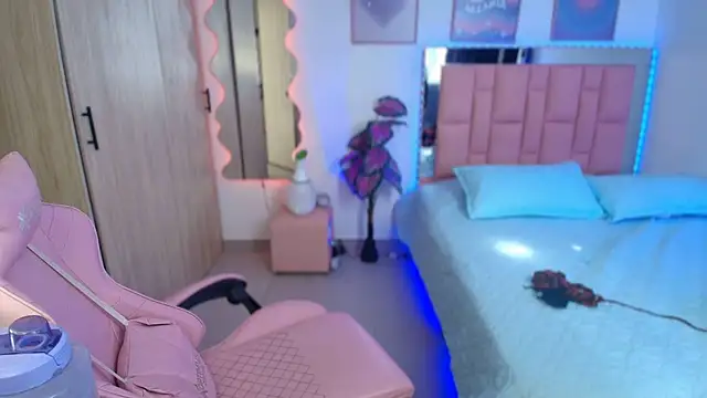 Snapshot of lunesweet chatting on 09-24-25, 01:39 lunesweet online show from 09-24-25, 01:39