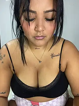 Snapshot of sashaoficial_ chatting on 06-02-26, 11:49 sashaoficial online show from 06-02-26, 11:49