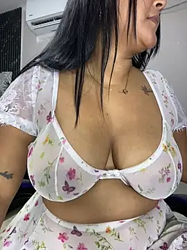 Snapshot of sashaoficial_ chatting on 05-11-26, 11:24 sashaoficial online show from 05-11-26, 11:24