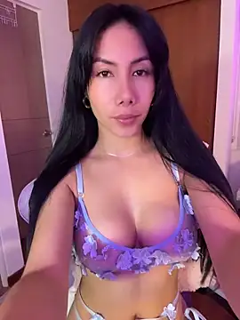 Snapshot of ArianaReynoldss chatting on 06-11-26, 10:12 ArianaReynoldss online show from 06-11-26, 10:12