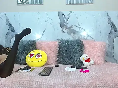 adajonnes online show from 04-09-26, 03:40