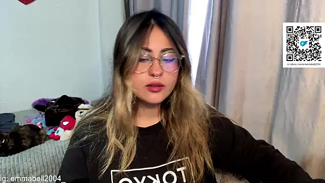 Snapshot of emma__bell_ chatting on 02-17-26, 04:04 emma bell online show from 02-17-26, 04:04