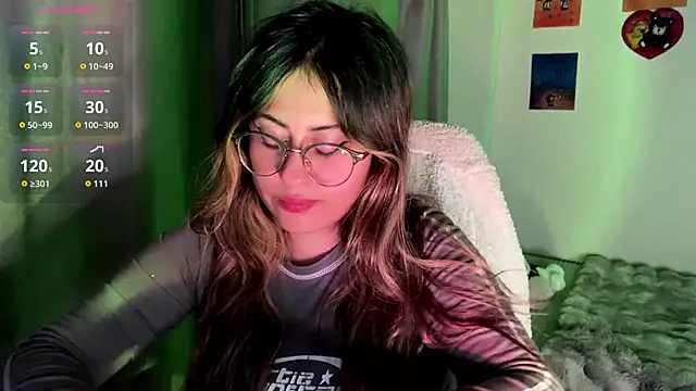 Snapshot of emma__bell_ chatting on 09-08-25, 11:26 emma bell online show from 09-08-25, 11:26