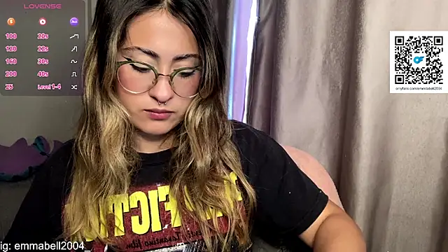 Snapshot of emma__bell_ chatting on 02-14-26, 01:55 emma bell online show from 02-14-26, 01:55