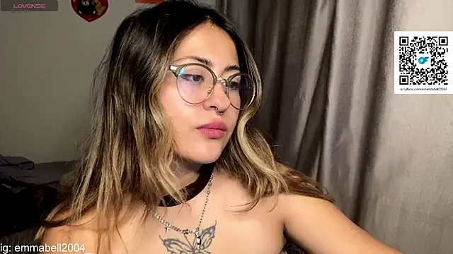 Snapshot of emma__bell_ chatting on 02-16-26, 02:32 emma bell online show from 02-16-26, 02:32