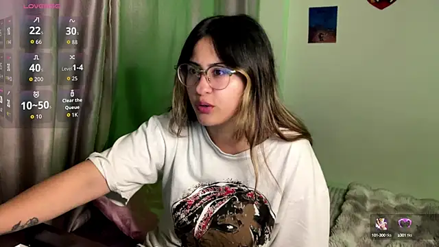 Snapshot of emma__bell_ chatting on 09-25-25, 01:00 emma bell online show from 09-25-25, 01:00