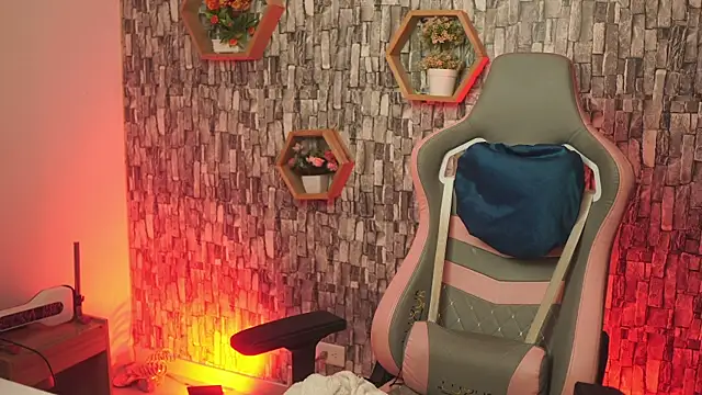 bonniie 98  online show from 04-10-26, 04:08