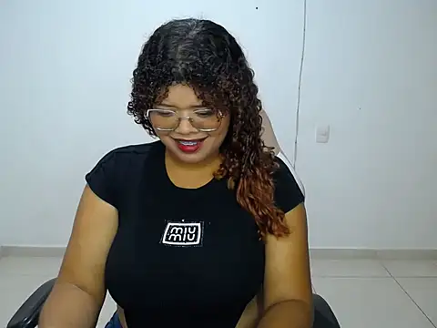 natalietits1 online show from 12-18-25, 04:28