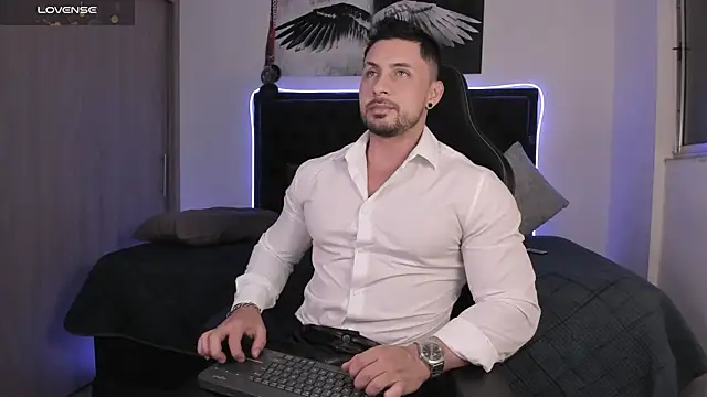 santi aesthetic online show from 05-09-26, 03:54