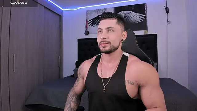 santi aesthetic online show from 10-04-25, 02:46