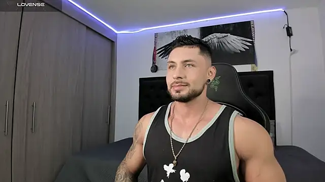 santi aesthetic online show from 10-09-25, 04:02