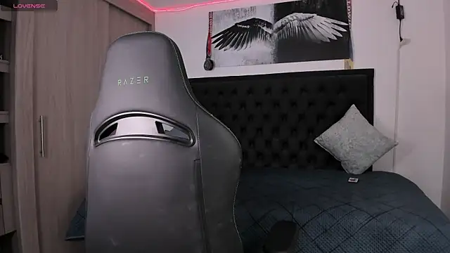 santi aesthetic online show from 09-22-25, 12:27