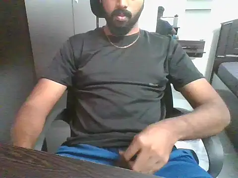 Snapshot of Periyakunji69 chatting on 10-26-25, 05:19 Periyakunji69 online show from 10-26-25, 05:19