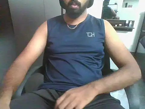 Snapshot of Periyakunji69 chatting on 09-27-25, 05:24 Periyakunji69 online show from 09-27-25, 05:24