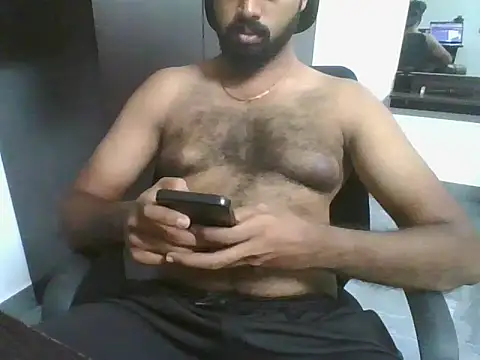 Snapshot of Periyakunji69 chatting on 09-22-25, 02:23 Periyakunji69 online show from 09-22-25, 02:23