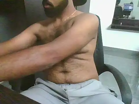 Snapshot of Periyakunji69 chatting on 09-18-25, 04:43 Periyakunji69 online show from 09-18-25, 04:43