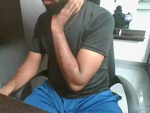 Snapshot of Periyakunji69 chatting on 10-22-25, 04:12 Periyakunji69 online show from 10-22-25, 04:12