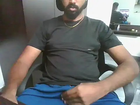 Snapshot of Periyakunji69 chatting on 10-18-25, 05:20 Periyakunji69 online show from 10-18-25, 05:20