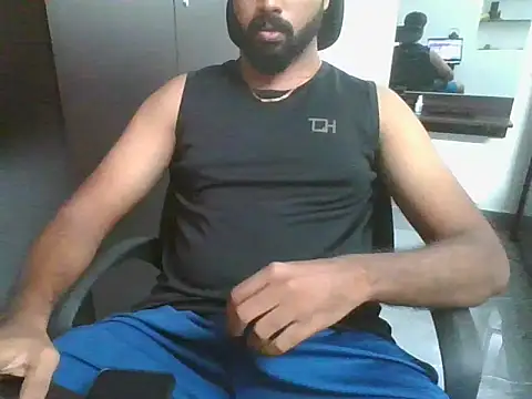 Snapshot of Periyakunji69 chatting on 10-17-25, 06:39 Periyakunji69 online show from 10-17-25, 06:39