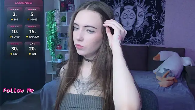Snapshot of naugghtynikki chatting on 10-14-25, 04:35 naugghtynikki online show from 10-14-25, 04:35
