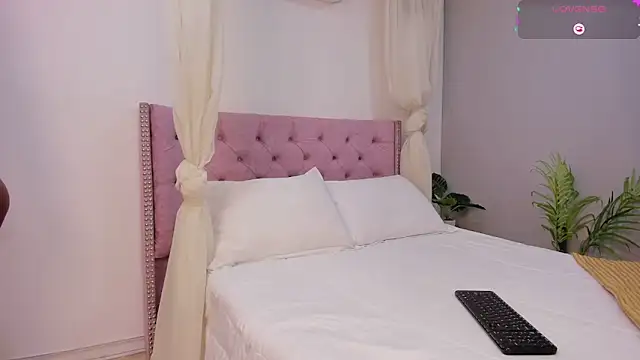 MelanieMiller  online show from 11-11-25, 05:35