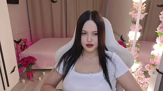 Betty  Davvis online show from 10-29-25, 12:59