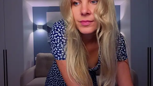 Snapshot of MelanieBennett chatting on 07-14-26, 10:21 MelanieBennett online show from 07-14-26, 10:21
