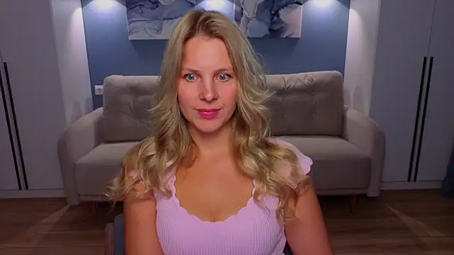 Snapshot of MelanieBennett chatting on 07-13-26, 08:13 MelanieBennett online show from 07-13-26, 08:13