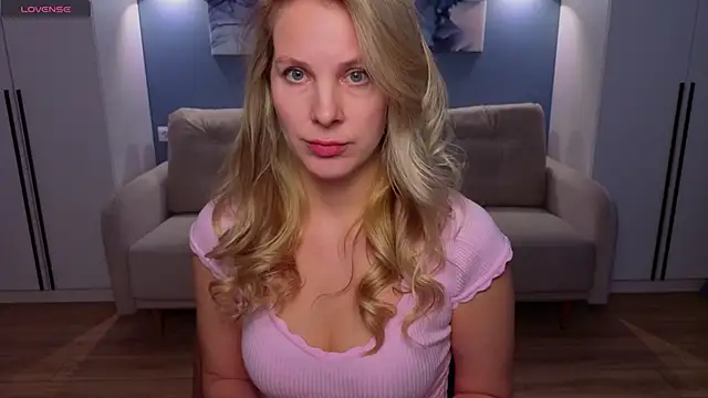 Snapshot of MelanieBennett chatting on 04-23-26, 09:05 MelanieBennett online show from 04-23-26, 09:05