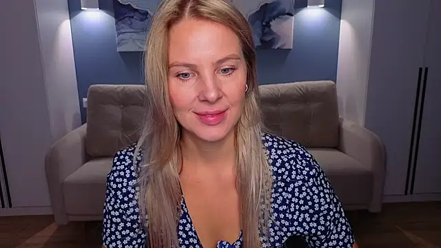 Snapshot of MelanieBennett chatting on 10-07-25, 06:03 MelanieBennett online show from 10-07-25, 06:03