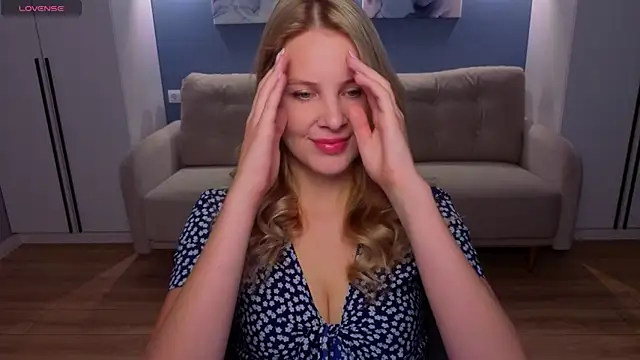 Snapshot of MelanieBennett chatting on 05-18-26, 06:07 MelanieBennett online show from 05-18-26, 06:07