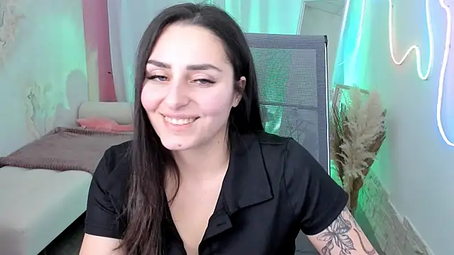 ValeriiMills online show from 12-15-25, 02:45