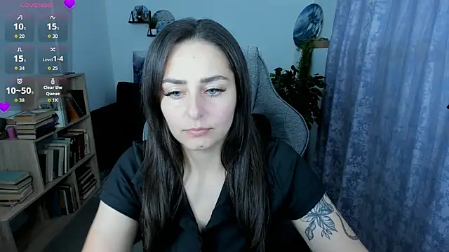 ValeriiMills online show from 06-30-26, 10:21