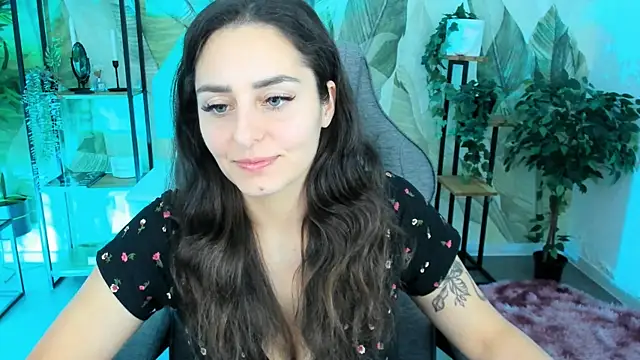 Snapshot of ValeriiMills chatting on 10-20-25, 02:28 ValeriiMills online show from 10-20-25, 02:28