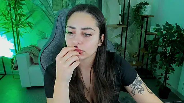 ValeriiMills online show from 01-07-26, 02:33