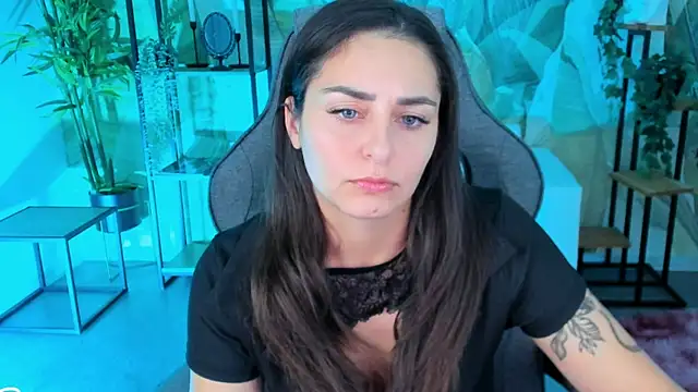 Snapshot of ValeriiMills chatting on 10-10-25, 02:40 ValeriiMills online show from 10-10-25, 02:40