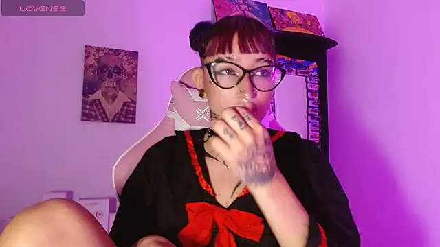 SharaRoss1 online show from 04-18-26, 02:47