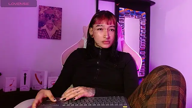 SharaRoss1 online show from 05-16-26, 08:52
