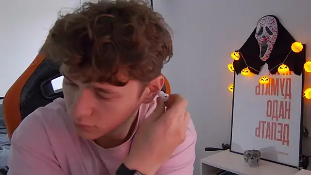 DanyDavis online show from 10-27-25, 10:27