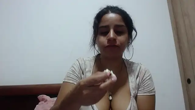 MeliSweet online show from 04-28-26, 05:23
