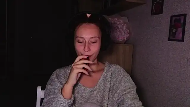 Snapshot of kristi_ginger chatting on 10-03-25, 12:14 kristi ginger online show from 10-03-25, 12:14