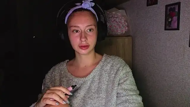 Snapshot of kristi_ginger chatting on 10-09-25, 12:11 kristi ginger online show from 10-09-25, 12:11