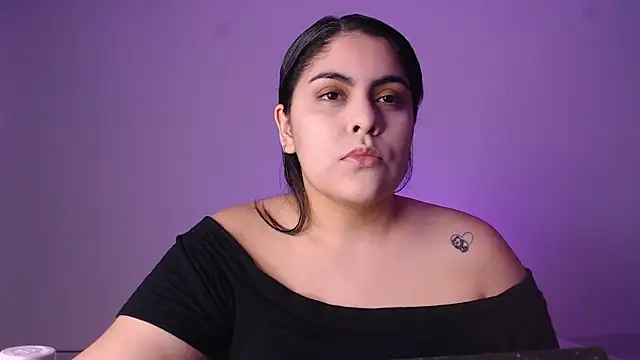 Snapshot of Amandaa_Lynn chatting on 11-08-25, 11:08 Amandaa Lynn online show from 11-08-25, 11:08