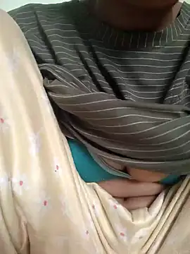 Desi Bhabi 01 online show from 10-30-25, 06:12