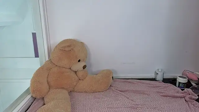 Snapshot of siswett chatting on 07-05-26, 01:29 siswett online show from 07-05-26, 01:29